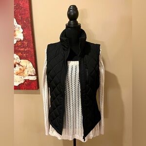 Andrew Marc Ouilted Puffer  Vest
Insulated Mock Neck,  Black, size Small